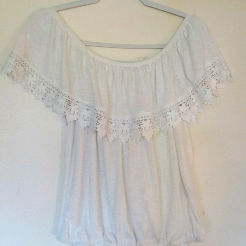 Paper+tee top in size large.
